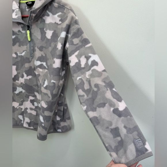 FILA Sport pink and gray camo fleece pullover with a hood. GUC size med - Picture 5 of 9